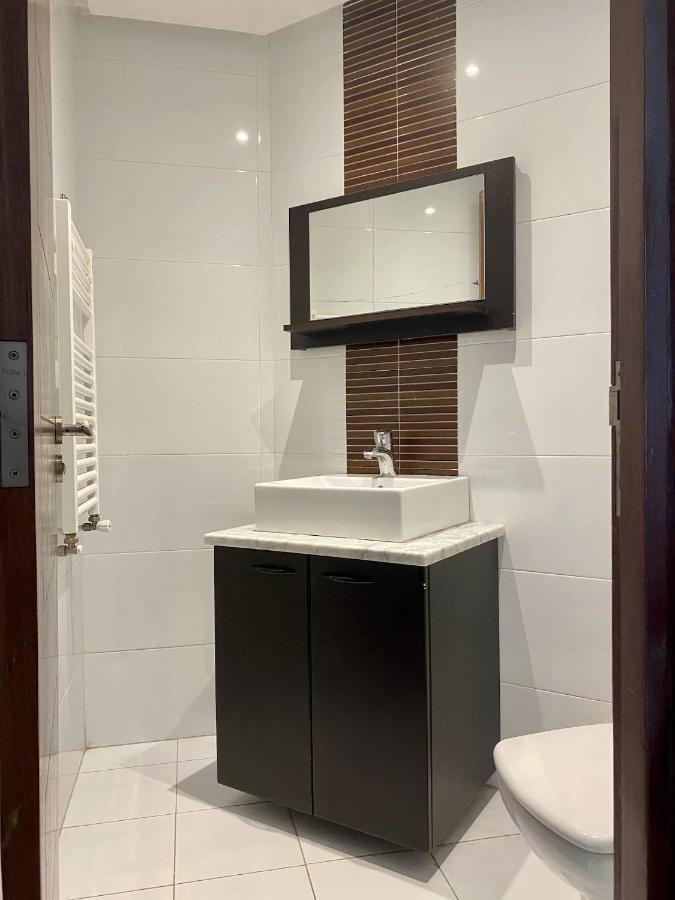 Coya Au Lac 2 - Tunisia Mall & Cafe Lounge 716 A Proximite - 2bedroom - Wifi - موقع متميز *